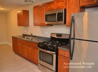 1124 W Roscoe St APT GDN, Chicago, IL 60657