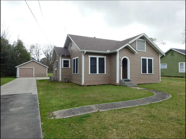 3218 32nd St, Port Arthur, TX 77642