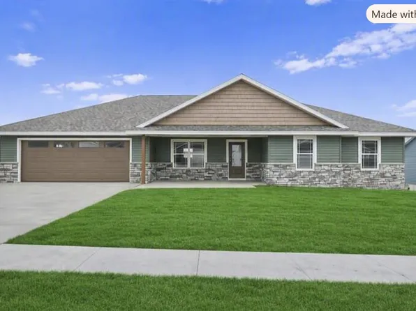 1020 Sage Oak Cir, Manchester, IA 52057