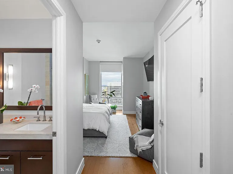 1414 S Penn Sq #25CDE — Photo 31