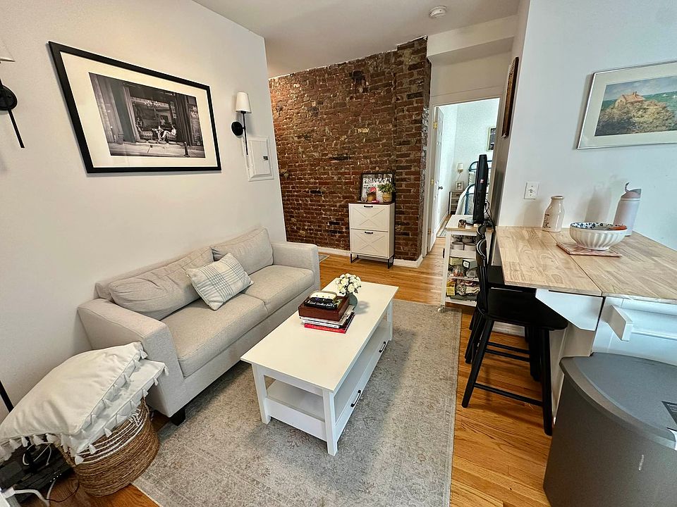 1st image of 172 Prince St APT 5B