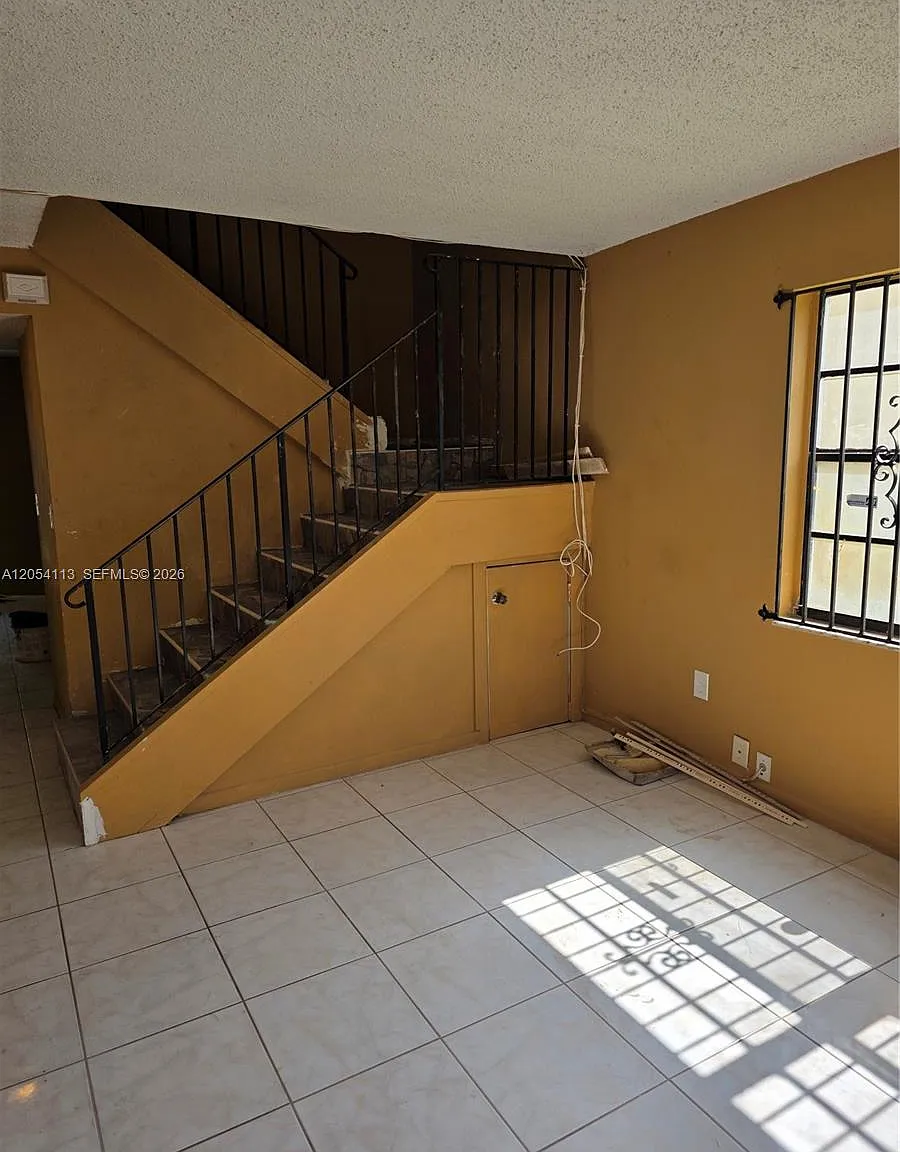 Century Garden Condo — Photo 3