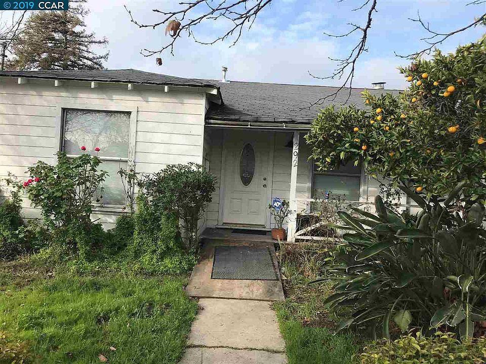 2nd image of 292 Franklin Ave