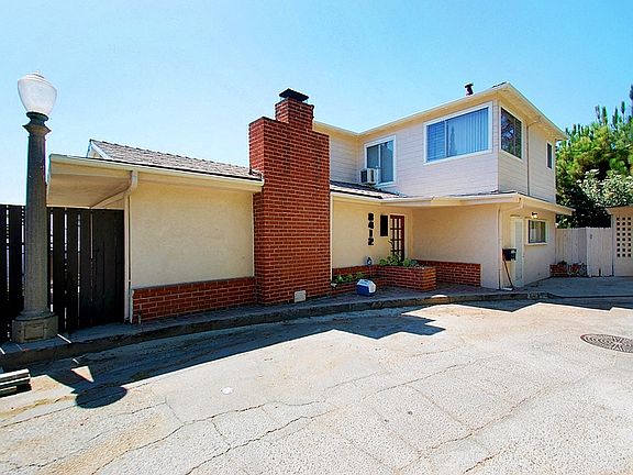 2nd image of 8412 Franklin Ave #8412