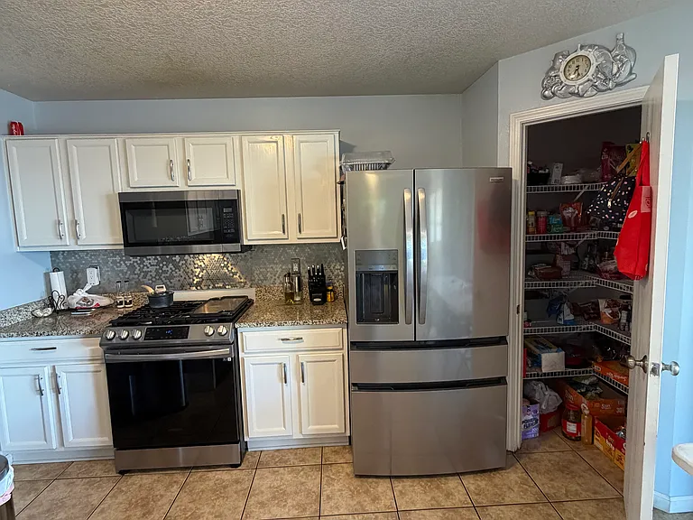 612 Avanti St SW — Photo 3