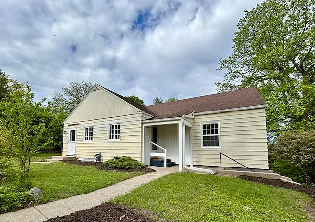 3 bed, 1.5 bath, 1568 sqft, $2,850 — Photo 2