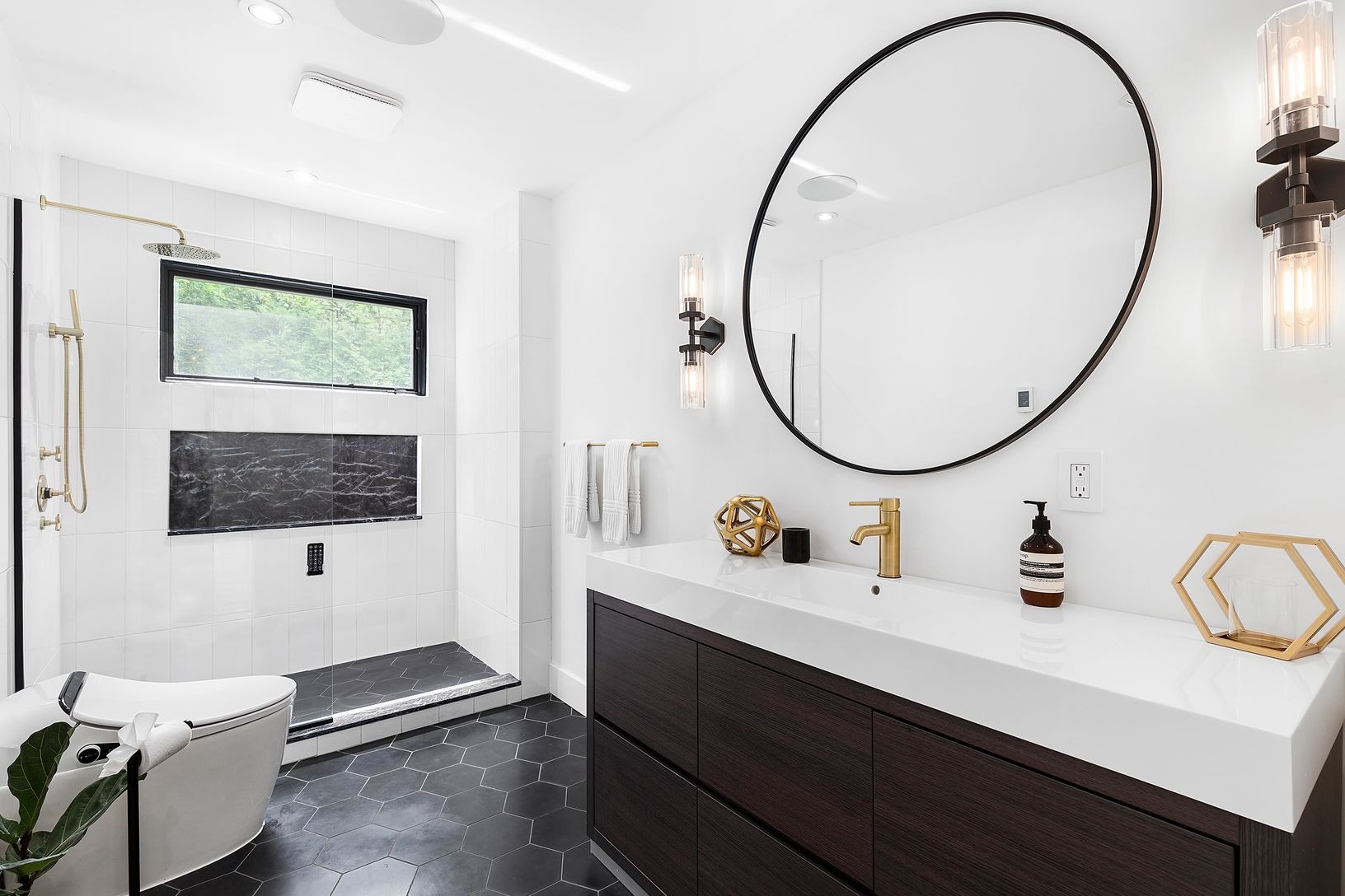  1st Floor Guest Bath