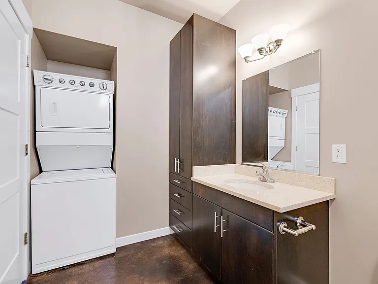 2215 Hutchinson St #101 — Photo 7