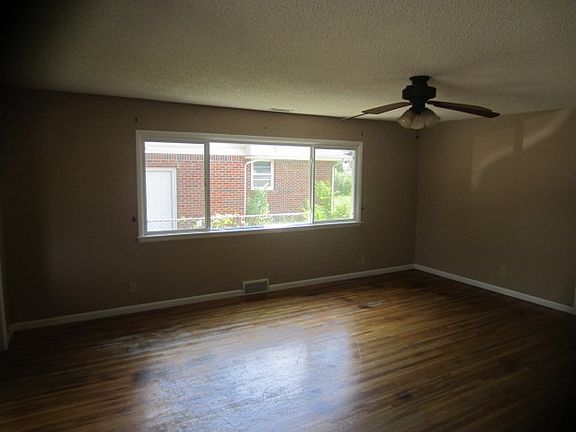 3rd image of 3109 S Martinson Ave