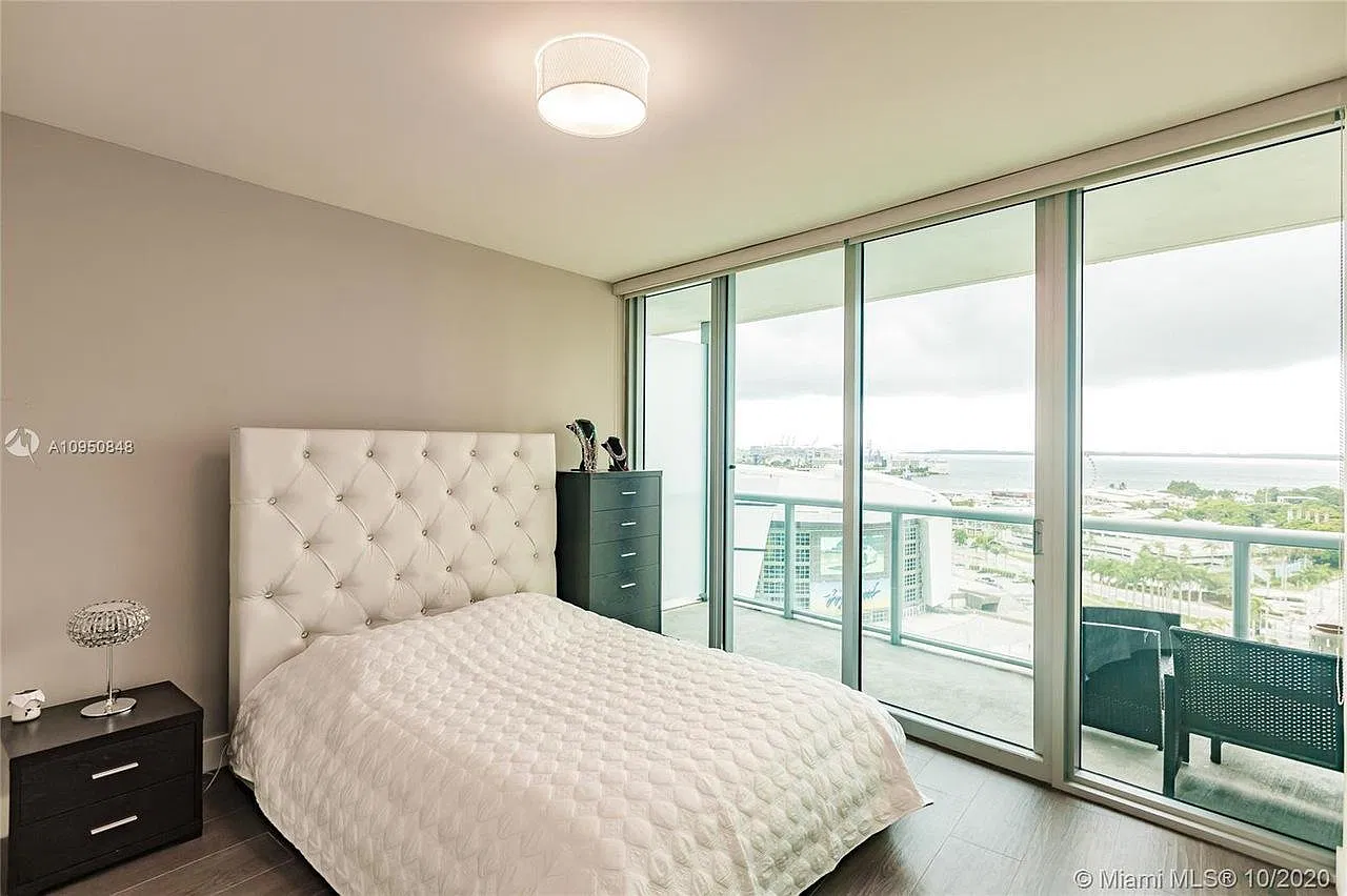 1 bed, 843 sqft, $3,500 — Photo 3