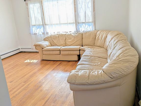 5th image of 15 Henry St Floor 2