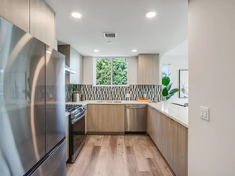 1101 S Bedford St — Photo 8