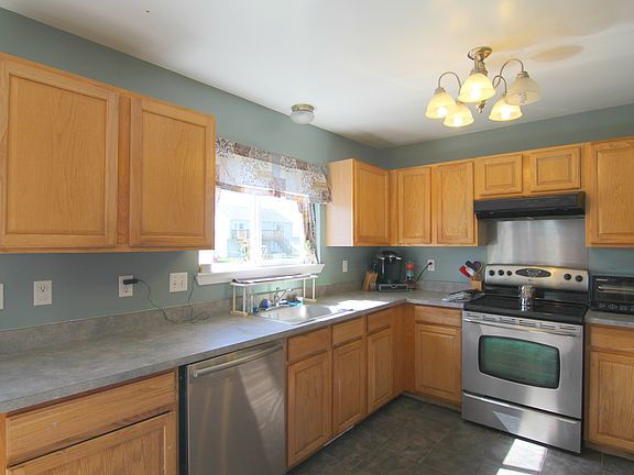 5th image of 7094 Poplar Dr