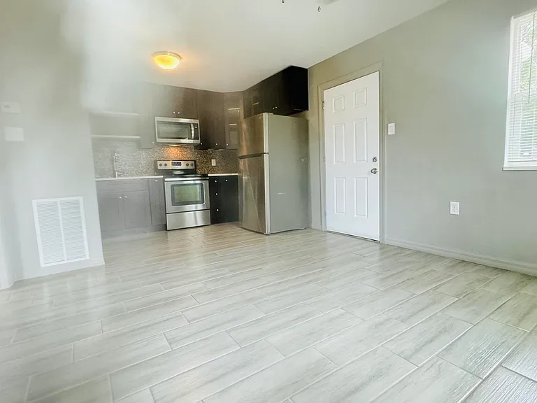 71 Rockefeller Dr #A — Photo 11
