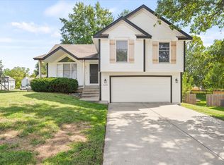 7415 N Oakland Ave, Kansas City, MO 64158