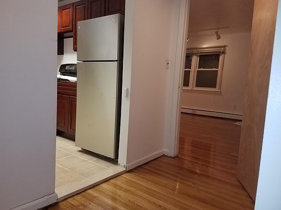 3rd image of 769 Kimball Ave #1