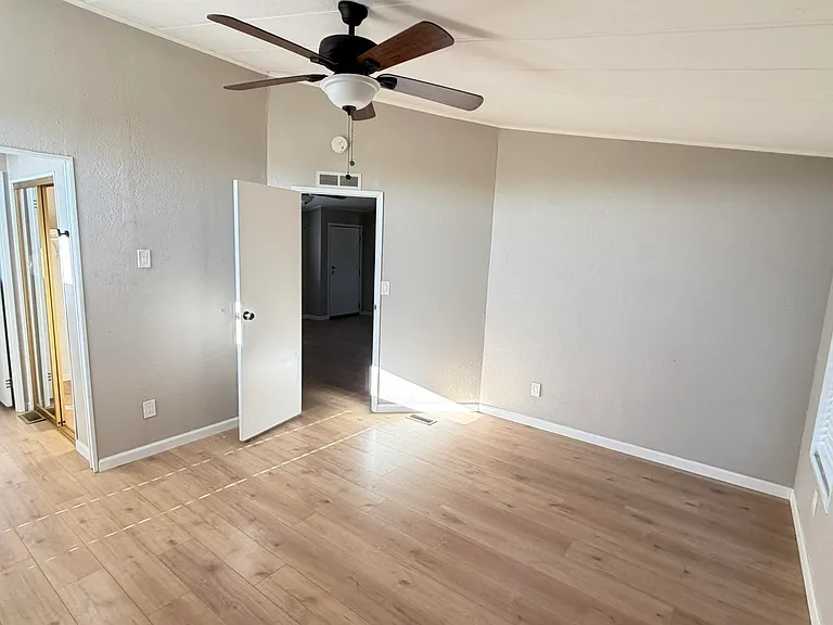 7770 Lone Tree Way — Photo 25