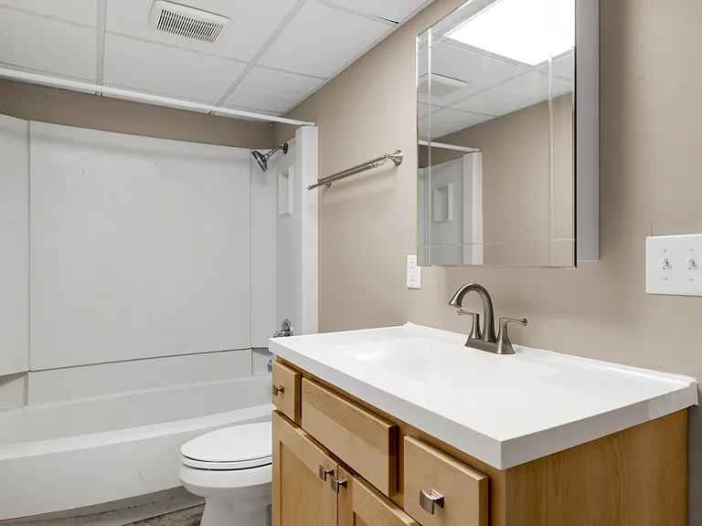Oakwood Apartments — Photo 40