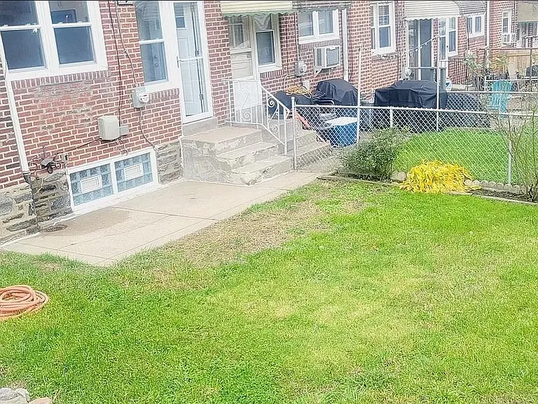 480 Kingsley St — Photo 29