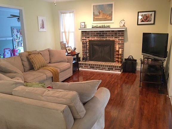 4th image of 9 Berwyn Dr
