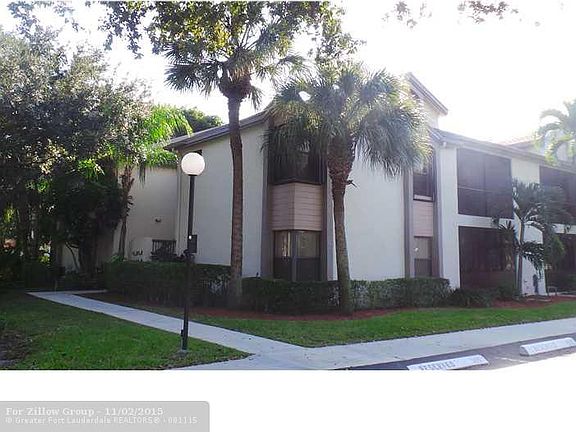 3rd image of 4479 Carambola Cir S #27332