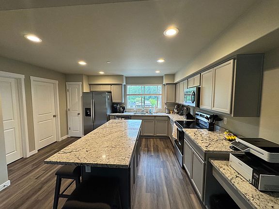 2nd image of 3985 Thimbleberry Pl SE