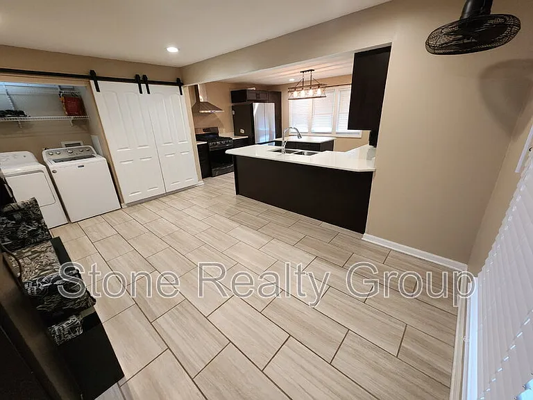 1440 S Brown Ave — Photo 4