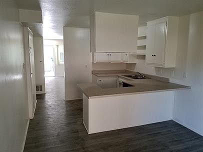 2nd image of 833 N Vineyard Ave APT D