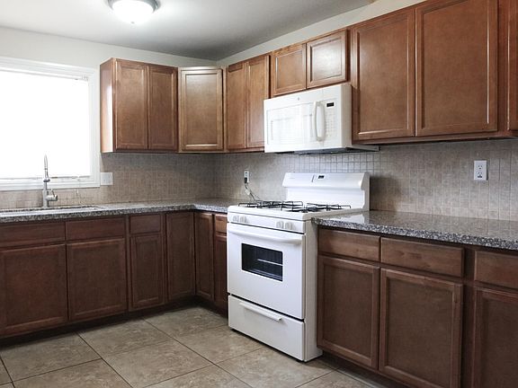 4th image of 1248 W 37th Dr Room 1