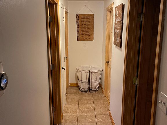 5th image of 14 Jo Ellen Dr
