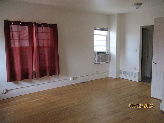 2nd image of 1102 Main St