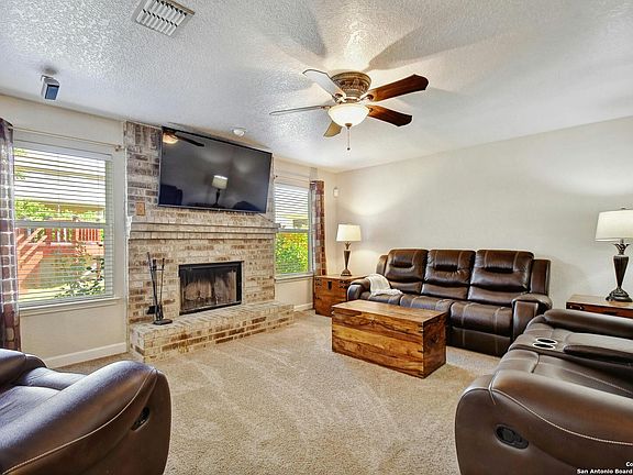 4th image of 220 SAN SABA