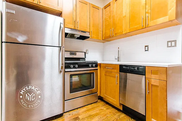 Rented by MySpaceNYC | media 6