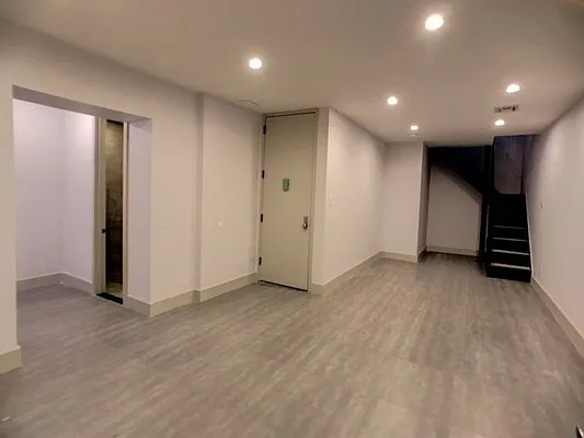 Rented by Grand & Co. | media 41