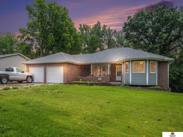 105 Timberlane Cir, Nebraska City, NE 68410