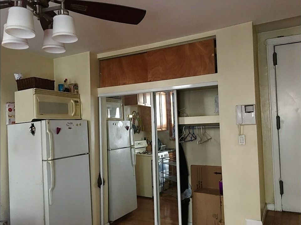 1st image of 2138 35th St APT 1C