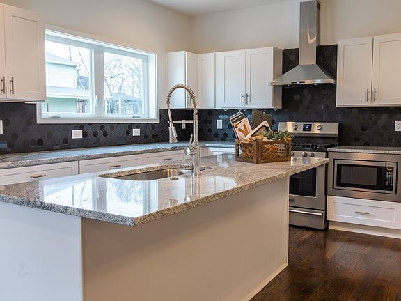 3rd image of 29B Hubbard St