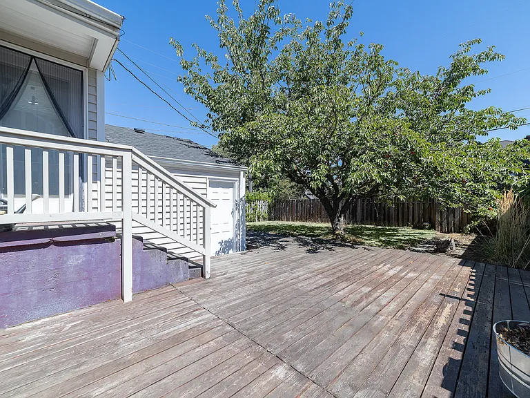 Entertainment Deck