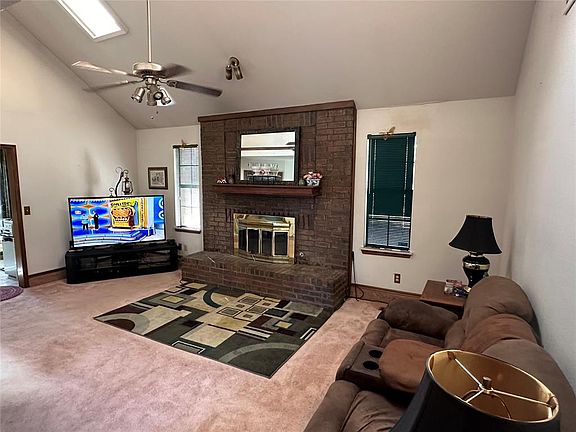5th image of 1516 E Persimmon Ln