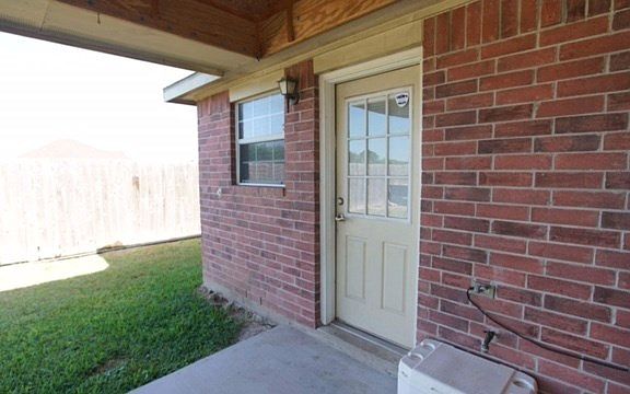 4th image of 3721 Albanian St