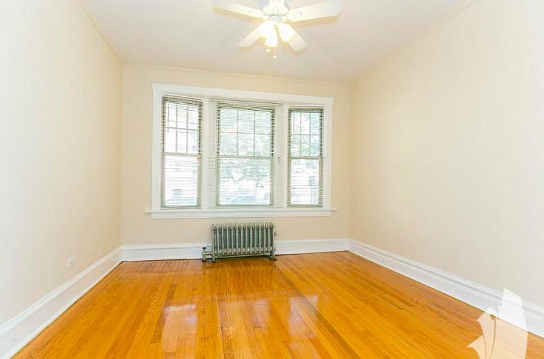 1st image of 1609 W Berteau Ave #1607-1