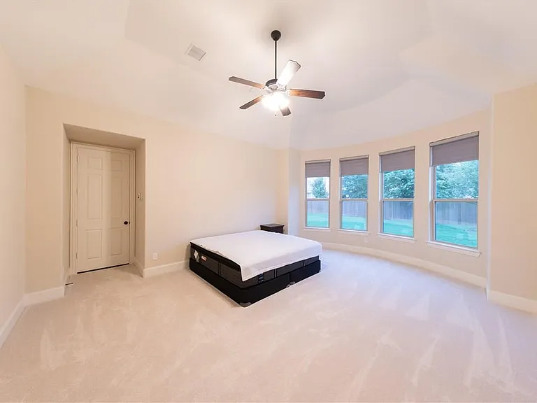 879 Grassy Shore Ct — Photo 7