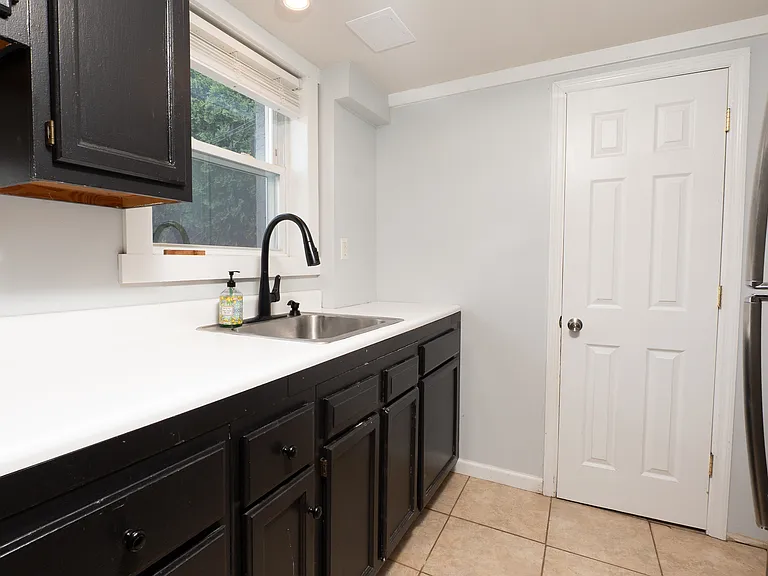 1330 Logan St — Photo 17