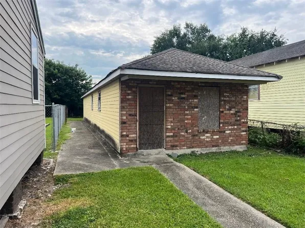 627 Forstall St, New Orleans, LA 70117