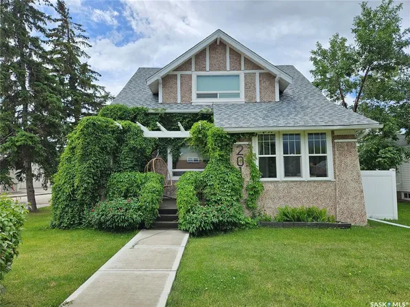 201 Athabasca STREET W, Moose Jaw, SK S6H 2B8