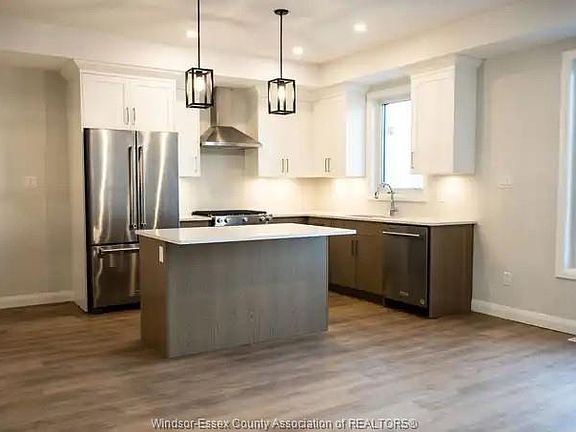 2nd image of 93 Stonefield Gate #106