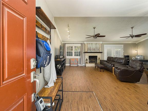 3rd image of 16922 Stardale Lane