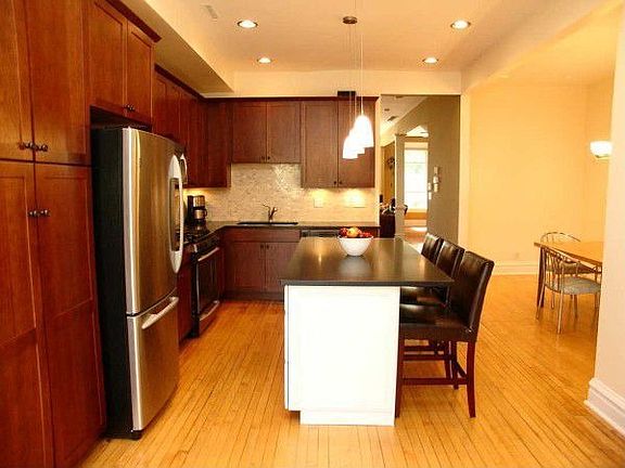 Island w/Marvel Wine Fridge