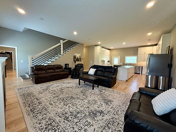 4th image of 781 Bagdad Rd