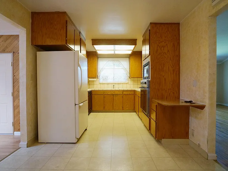 5411 Woodhurst Ln — Photo 5